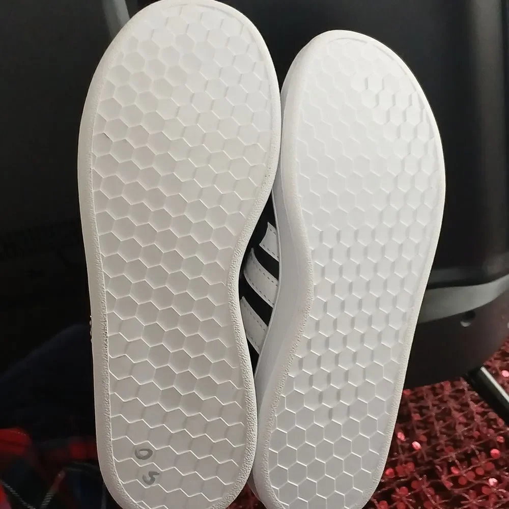 Adidas - Picture 3 of 4